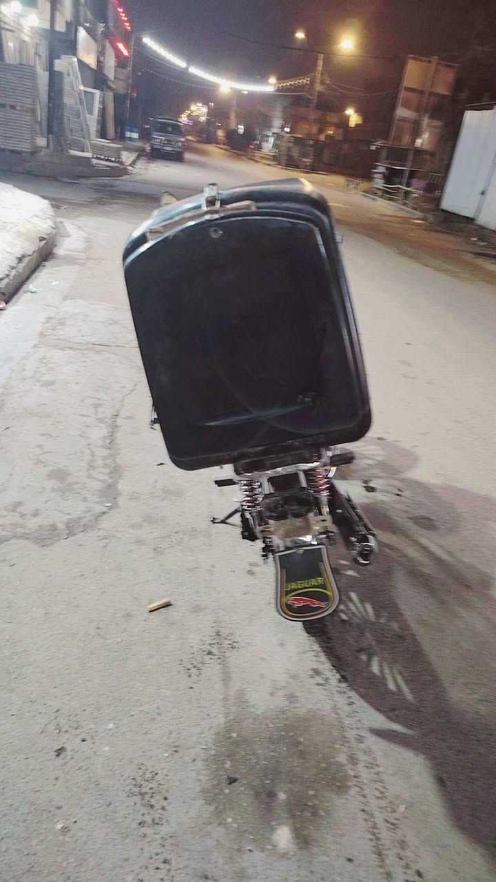 دراجه سونك 2024 نهايته بشهر 12
محرك 200 ما مفتوح كفاله  دراجه كلشي ما بيه فقط قلوب امامي بس حاط لدات والخلفي مكسور فقططط

ماشيه 3000الاف ما متعوبه 

السعر 750  لمو شراي لا يطب
*********** 

مكان بغداد. مدينه الصدر
