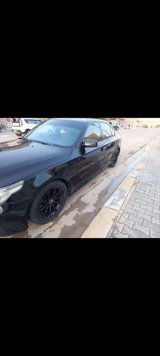 السلام عليكم
للبيع فقط e60 530i BMW ميماتي موديل 2007 وارد أمريكي محرك N52 نوزل قصير المرغوب جديد وكير جديد والسيارة عليها إدامة والغرفة جديدة الويل M 17 والدركة M رياضي كاربون فايبر 
السعر 105 ورقة 
العنوان واسط الكوت مركز المدينة 
للاستفسار أكثر الاتصال على الرقم 
***********
