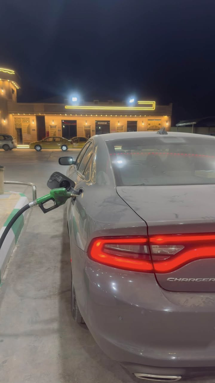 جارجر 2023 الفئة SXT لون مميز ( إسمنتي) 
السيارة وارد امريكي الضرر مثل ما موضح بالصورة البنيد تبديل والجاملغ الايسر صبغ فقط 
السيارة على وضع الوكالة مابيها اي نقص ممشاها 27 الف ميل 
استخدام شخصي، رقم بغداد بأسمي ، سيارة جديد ما تصرف عليها ربع دينار ، 
مواصفاتها 
شاشة كبيرة 
تشغيل عن بعد 
المحرك V6 3600 
كار ابلاي 
ثنائية الدفع 
مانع انزلاق
كرسي كهرباء
رادار خلفي 180 درجة
السيارة معروضة للبيع بسعر 235 وبيها مجال 
وايضا ترهم مراوس حسب القناعة 
الاتصال على رقم ***********
