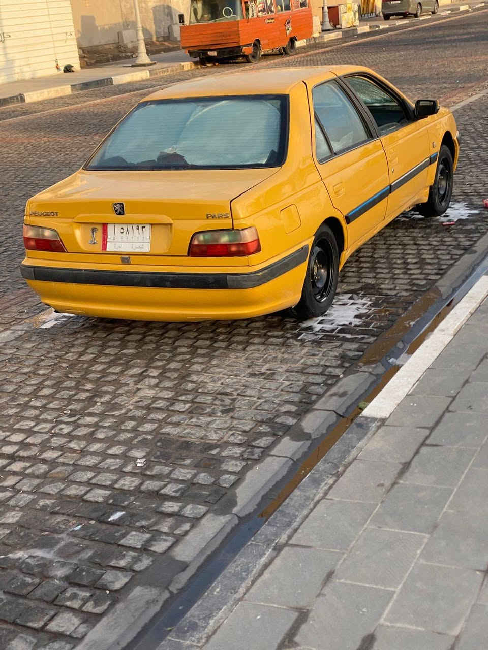 سلام عليكم للبيع بيجو بارص موديل 15 سياره جاهزه كهربائيات شغالات حداديه جديده تخم تاير مكينه بيه خيط تبخير كير نضيف مصبوغه عام سنويه لل28 راعيه موجود تحويل ثاني يوم سعر 40 الرقم ***********مكاني الاصمعي (مكلف بل نشر)

