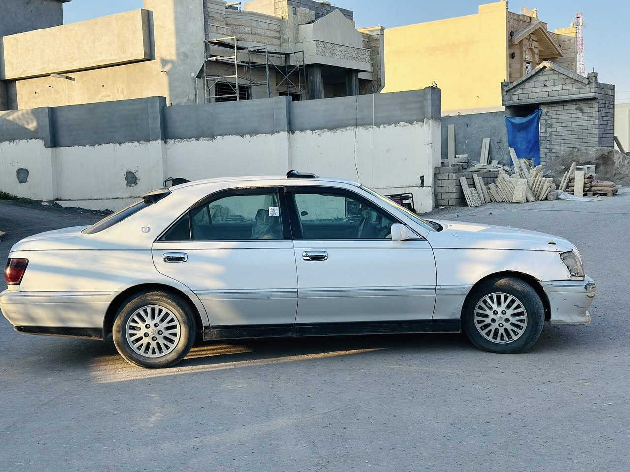 السلام عليكم ملـكه للبيع موديل 2003 ادوات مكصوص جنطه محرك ڤفتي vvti 
كير محرك شرط 
تبريد تدفئه ✅
كهربائيه كلها شغاله 
كشانه كهربائي 
مري شفط 
شاشات 2
دكمه وحده
السعر 30 وبيها مجال 
بيجي الحجاج 
هـ ***********
