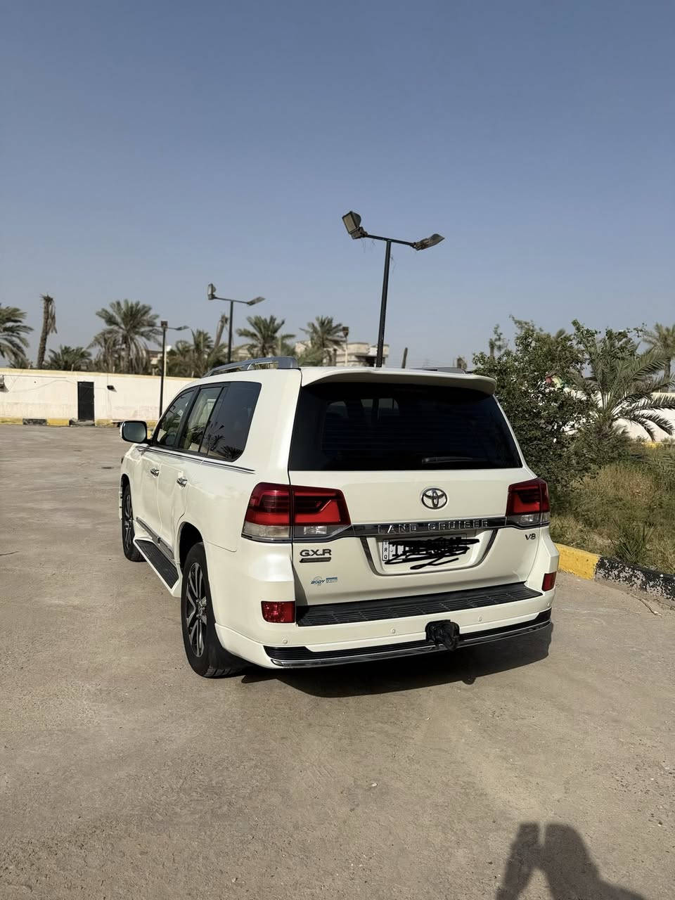 السلام عليكم
مراوس حسب القناعه 
لاندكروز 2019  بريم

كراند تورنك GXR 
رقم بغداد تحويل نكليزي
محرك 8 سلندر 

ماشيه 140 

بيها جاملغ بنيد باب صبغ

بصمة تشغيل 

تشغيل عن بعد 

زراكات

مري شفط

 فتحه سلايت 

 كشنين كهرباء جلد  

كامرة 360 محيطيه

 جنطه كهرباء

دبل ماوس 

ثلاجة 

8 ارباكات 

دفع رباعي فورويل  

 حساسات ٣٦٠ درجه 

صندوك كهرباء و القطعة الثانية شفط 

3دكم تحكم الكراسي الامامية

تبريد 3 قطع 
السعر400                الاستفسار ***********.                                  #
