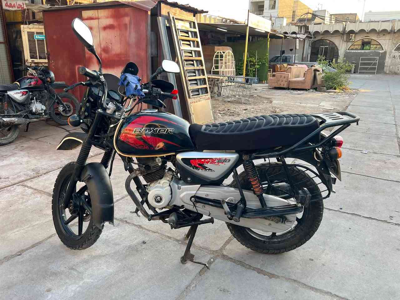 بوكسر موديل 23 رقم بغداد انكليزي تحويل ثاني يوم مكينه مبدل بوشه فقط السعر 1850 وبيها مجال مكاني بغداد المنصور ***********
