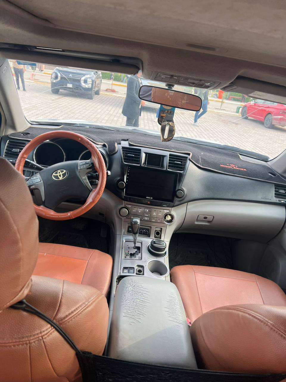 سياره هيلندر 2009 اللون رصاصي رقم بغداد مشروع وطني بيه شويه صبغ بلجاملغ الخلفي كيرومحرك مكفولات سياره مال جناي رقم الهاتف *********** السعر 150 وبيها مجال العنوان صلاح الدين /الظلوعيه
