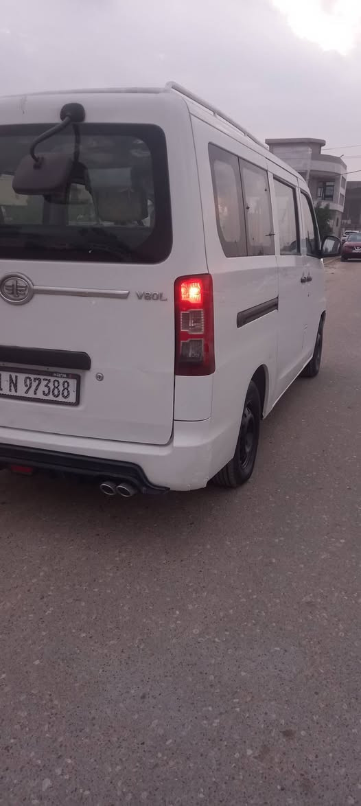 السلام عليكم كيا فاو موديل2015 السيارة جديدة
وكفالة گير مكينة تبريد تدفئة قطعتين صدر امامي خلفي
تخم تايرات جديد بدون ضربة بدون صبغ داخل 
دوشمة وتغليف جديد رقم دولي بغداد وسنوية
جديدة هزة صاعدة ومصفرة من كلشي رقم بغداد
مكاني بغداد السيارة احلا من الصور الشراي يتصل
*********** 
السعرر 50 بيهة مجال بسيط بغداد, العراق
