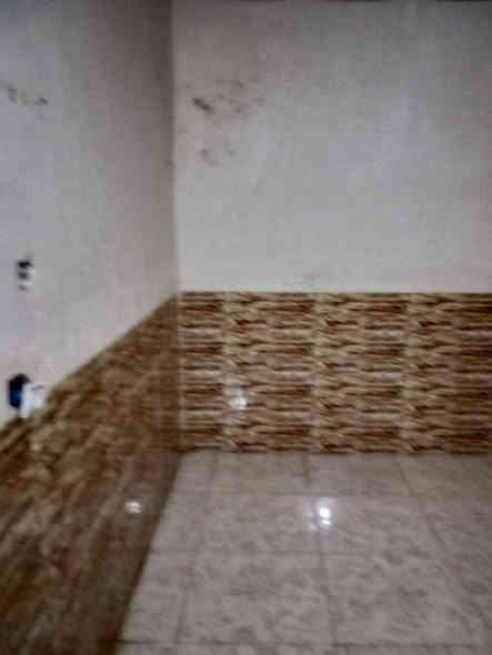 بيت الإيجار مساحه 100 متر طولني السعر 175 نهايه العسكري منطقه 65 قرب حداده الاصدقاء  التوصل علي رقم ***********
