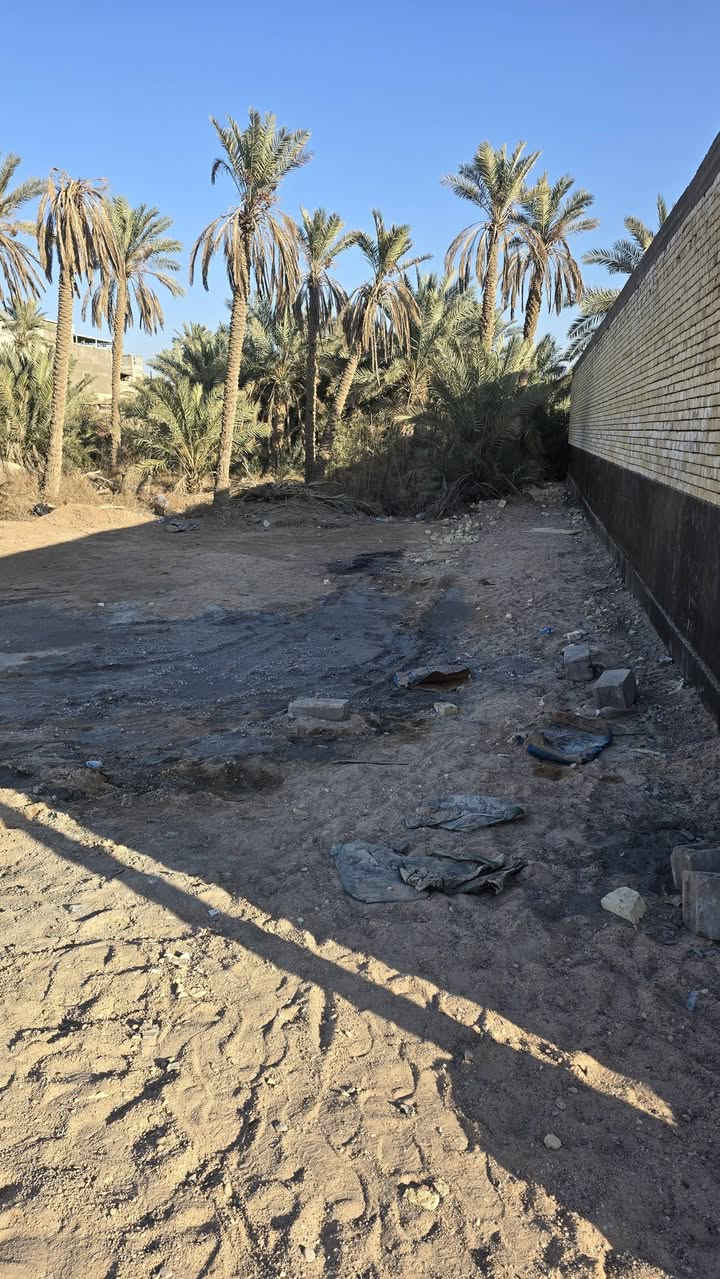 قطعه أرض للبيع المساحة 300متر  نوع العقار طابو ملك صرف زراعي عراقي تحويل سهم بل طابو وجها 10م نزال 30م عرض شارع 8متر جميع الخدمات متوفره ماء كهرباء مدارس سوك جوارين ابو الخصيب القدامه سعر 75مليون وبيه مجال الاستفسار اتصل أو وتساب ***********
