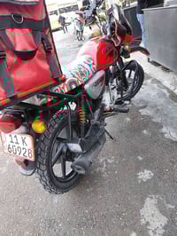 بوكسر 22 رقم بغداد دراجه نضيف بمعنى الكلمه تجي او اشوف بعينك مجفته مره...