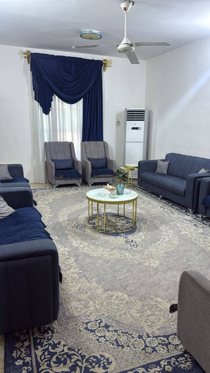 بيت للبيع طابقين 

العنوان الرمادي الثيله قرب مستشفى الرمادي العام 

طابو صرف تنازل مباشر 

بناء طابوك 

شارع 10متر تبليط ومجاري 

مساحه 340متر 

الطابق الاول غرف نوم عدد 2استقبال مطبخ حمامات داخليه وخارجيه كراج حديقة صاله مناور مخزن خارج البيت 

الطابق الثاني مشتملات عدد 2 كل مشتمل غرفة وصاله عدد2 ومطبخ وحمام  

الاتصال ‏‪***********‬‏

عنوان المكتب الرمادي خلف العاب السندباد
