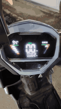 دراجه سكنس 2026
اربع سرعات 
بطاريه ليثيوم 
نظافه 100%
 الايت عالي ناصي رماش
دبل إشارة
  اشاير يمنة ويسرة
بيها بك
وصلها موجود صارلها اقل من شهر من اشتريتها
عنواني بغداد العامريه التواصل ***********
