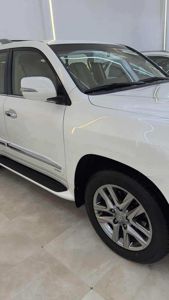 السلام عليكم الي يدور جديد او يحب هاذ الموديل  2015 ماشيه اكرر ماشيه 60 الف كفاله عامه اكفله من شخط حته علينه نانو سياره بعده اب ريحت شركه مكانه بصره 
سعره اتصل او تدلل او وتساب 
ترهم مروس لاندكروزر حديث  
***********
