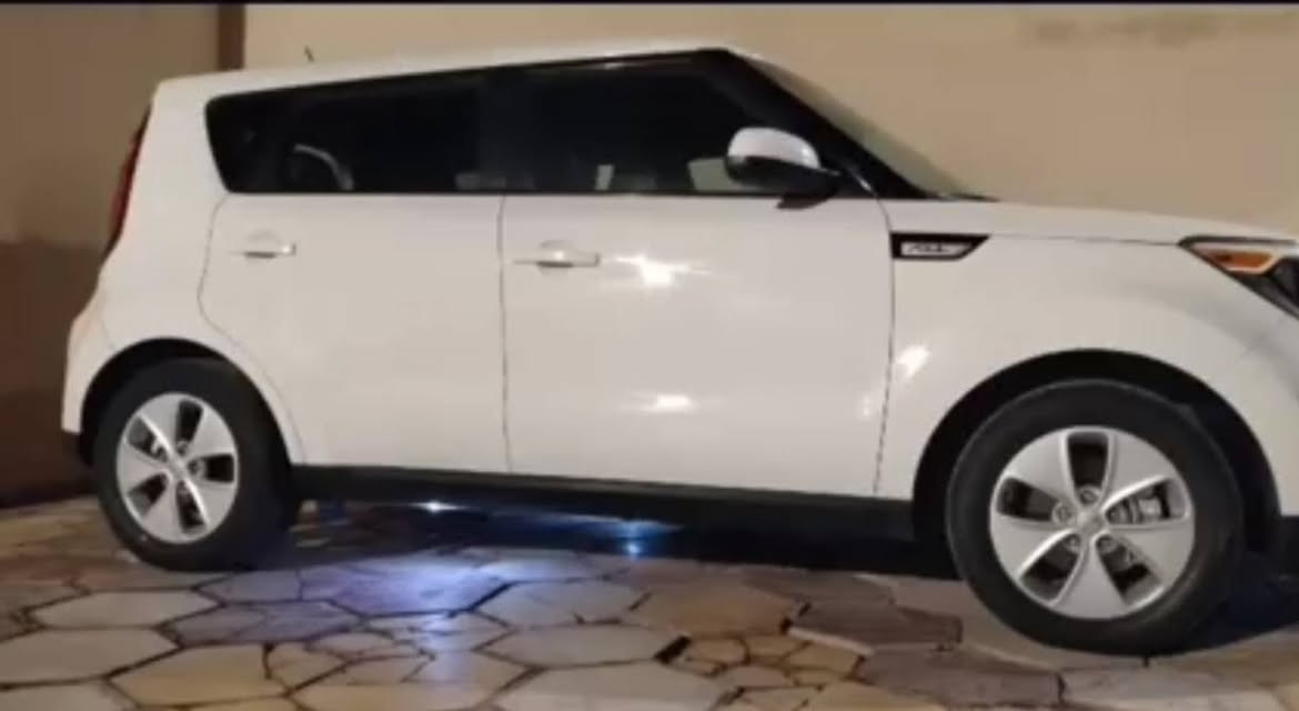 موديل ١٦ موصفات خليجي محرك دوش مابيها حادث ابد بااسمي سعرها ١١٥ الجاد بشراء يتواصل على الخاص مكان السيارة واسط


**إذا كنت صاحب هذا الإعلان وتريد حذفه لأي سبب، رجاءا أرسل رسالة إلى الدعم الفني**