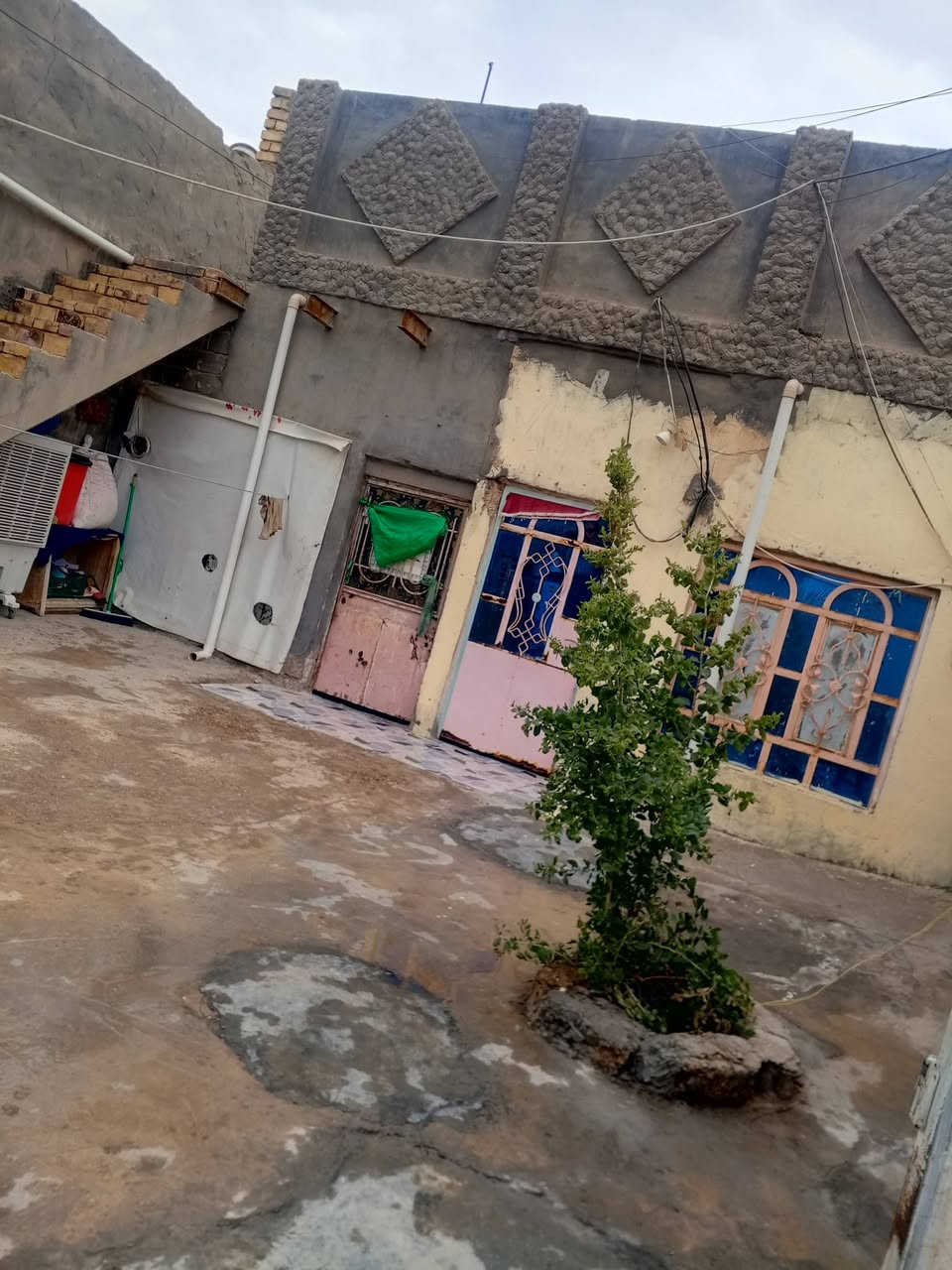 السعر 28 / //  يتوفر بيت للبيع  //مساحته200 ////  يتكون من غرفت نوم وصاله ومطبخ ستقبال   طارمه جبيره  اصلاح زراعي تخطيط عمراني الاف البيوت هيج ومشوله بطابو خدمات مي وكهربا تبليط مدرسه باقي التفاصيل الي ما ذكرته ع خاص مواصفاته كما موضح بالصور.. العنوان حله ابو غرق قرب المعهد الفني قرية الحمام الاولى يبعد عن الشارع العام حله كربله 100 متر/ستفسار اكثر ع خاص // ا @إشارة  الجميع اضغط متابعة


**إذا كنت صاحب هذا الإعلان وتريد حذفه لأي سبب، رجاءا أرسل رسالة إلى الدعم الفني**