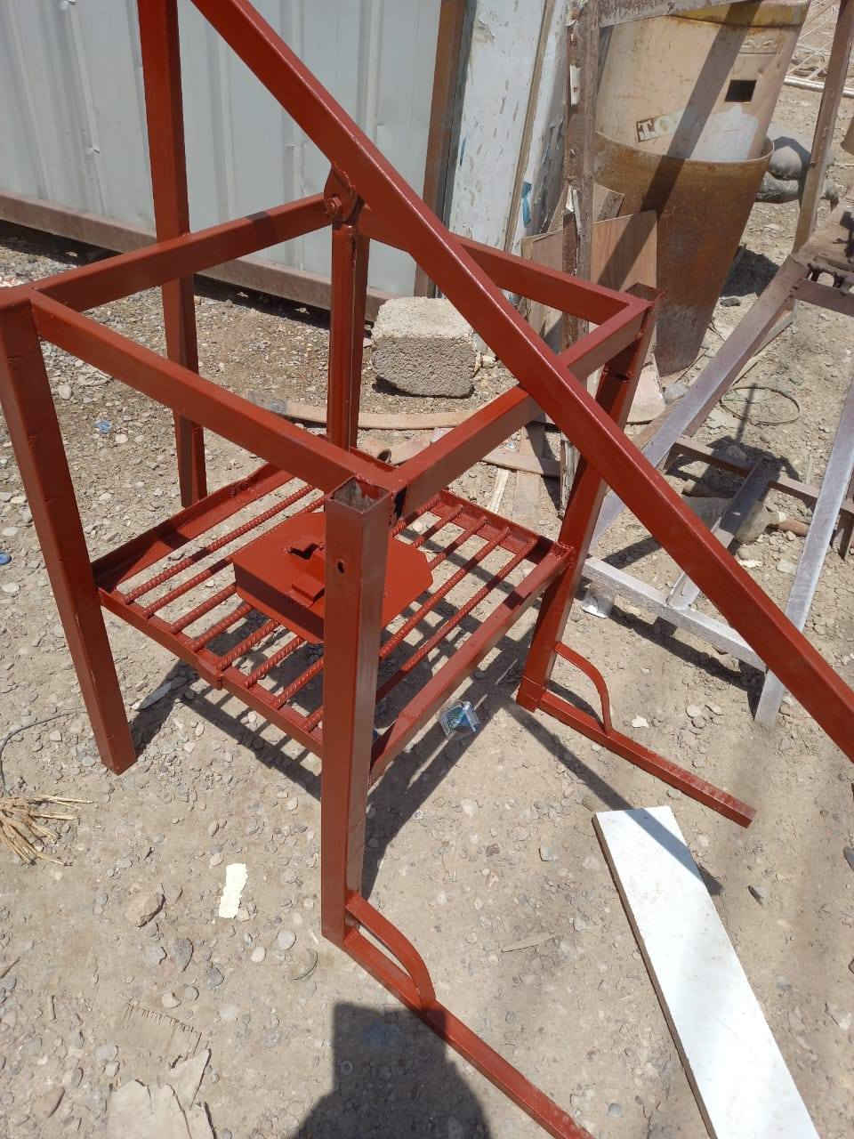 حدادة ابو حسين  لعمل معصارة دبس
العنوان : الخالص العلوة داخل گراج السندية
‏‪***********‬‏
