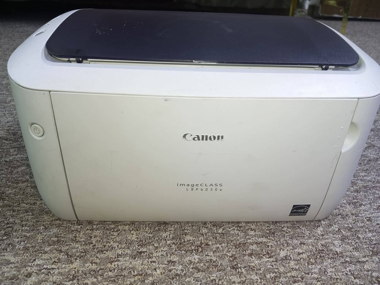 السلام عليكم
طابعة كانون للبيع 
نظيفة وجاهزة ..واي فاي 
تطبع من الموبايل 
Canon lbp 6030w
WiFi
السعر 110 الف 
بغداد / حي الجهاد
***********
