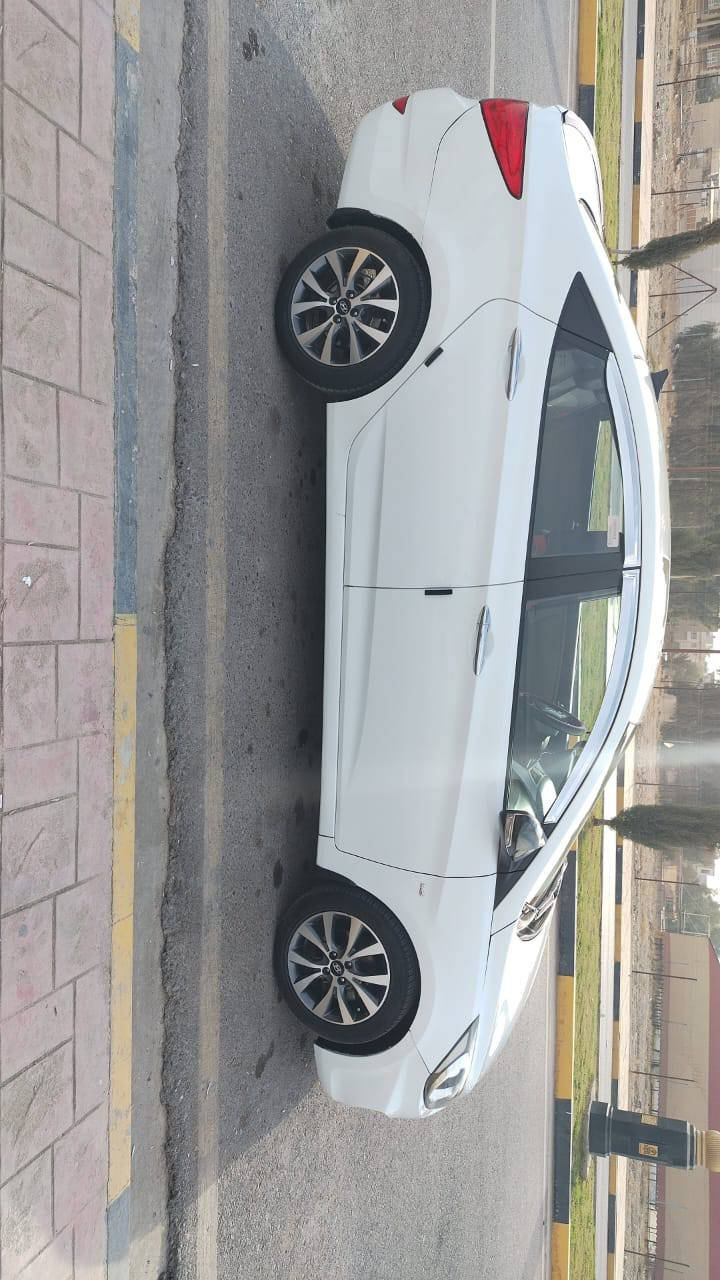 اكسنت 2013
وارد كوري
فول موصفات
بدون صبغ
تعديل بارد جاملغ خلفي
محرك 16 دوش
كير توماتيك 
تنته 
محرك جديد
كير جديد
طخم جديد
طخم تاير جديد 
السيارة مكفوله من كلشي 
غير متواجد على الفيس 
*********** واتساب
***********
