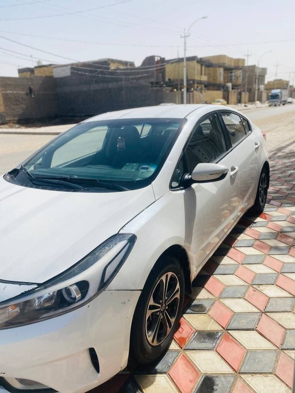سيراتو موديل 2017 خليجي بيع او مراوس حسب القناعه  كير محرك تبريد خير من الله مقدم جديد رقم قادسيه بيهه 4 قطع المواصفات شاشه كامره اشاير بلمري ويل كب مكان السياره السماوه قضاء الرميثه السعر 100 وبيهه مجال 
***********
