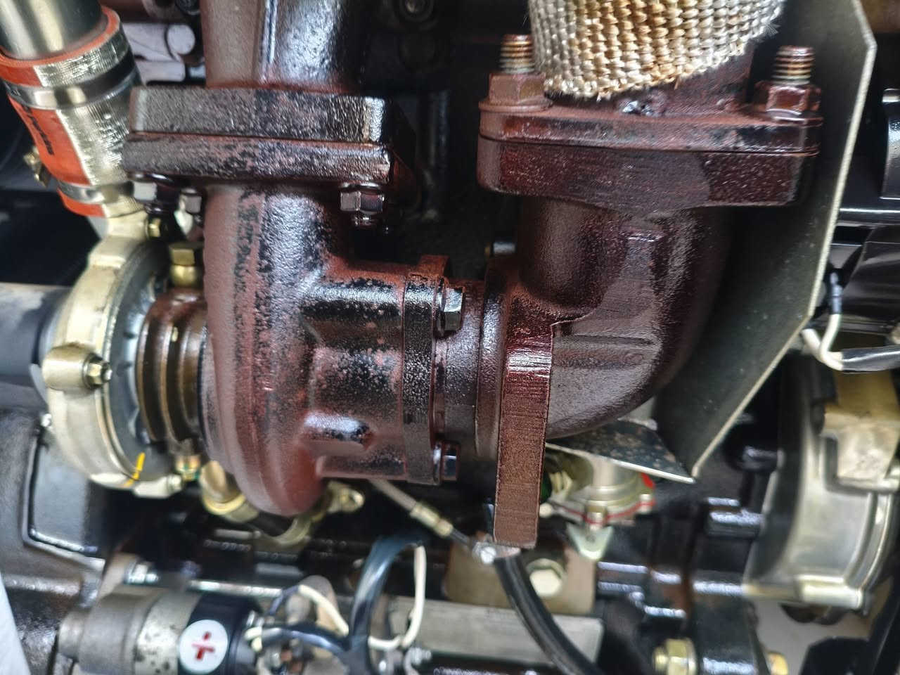 السلام عليكم ورحمه الله
للبيع
مولدة بيركنز إنكليزي 
٣سلندر سوبر. ٤٥كيفي 
حديث حجم البستم ١٠٥ملم
عدد ساعات التشغيل ٢٩٠٠ساعة
توليد لوري سومير الحديث 
كاتم جبيلي
بوضع الزيرو وضمان ع حمل 
للمزيد من التفاصيل لاتصال أو المراسلة 
*********** ابو شهم الزبيدي 
بغداد عوريج
