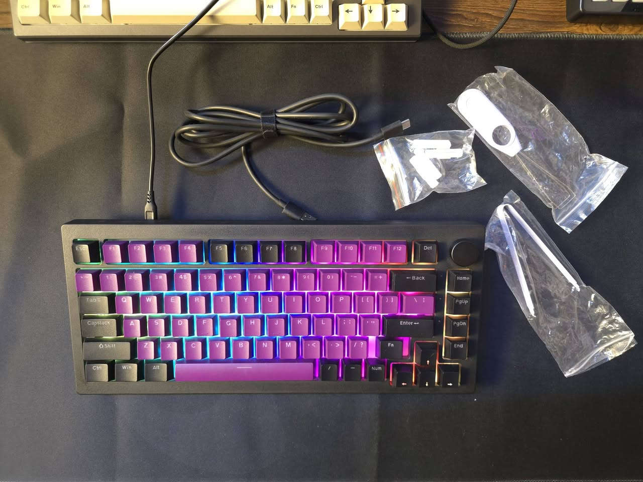 يا الله 

كيبورد بالشكل و النضافة و الجمال بعد ما احجي انتو شوفو و احكمو 

(جديد بالوك ) 

السعر قبل العرض 66 الف ❌️
السعر بعد العرض ٣٥  الف 
 و التوصيل مجاني لجميع محافضات العراق🚚


**إذا كنت صاحب هذا الإعلان وتريد حذفه لأي سبب، رجاءا أرسل رسالة إلى الدعم الفني**