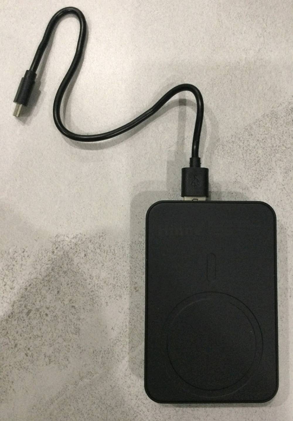 power bank wierlees 
15 ID