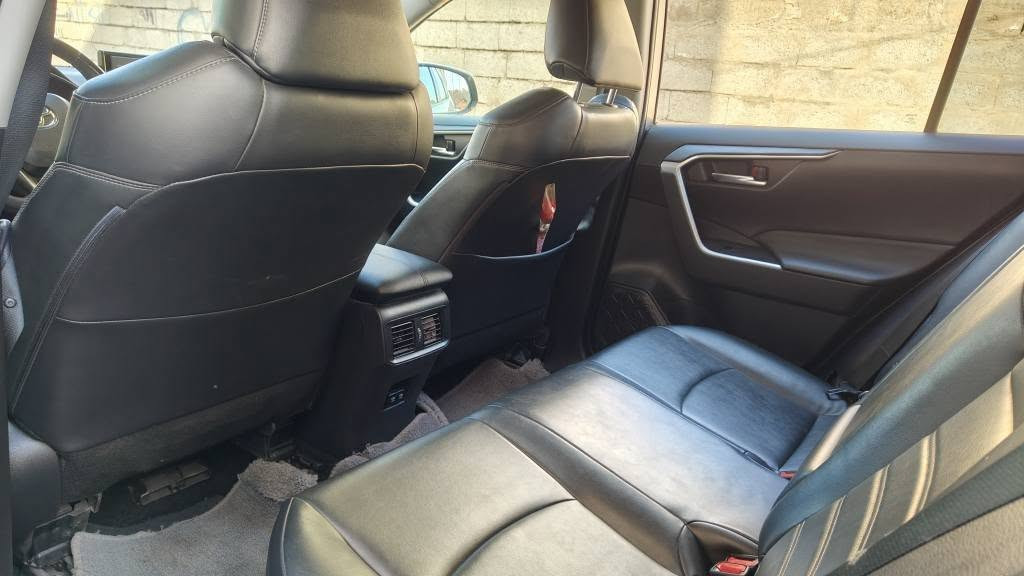 السلام عليكم
تويوتا راف فور موديل2021 وارد امريكي مواصفات XLE  فول ماشية 83 الف كيلو ما يعادل 51 الف ميل حادثها فقط صبغ جامرلغ طرف السكن  بدون ايرباك كلها سليمة سنوية ورقم كلها جديدة وبيها بطاقة بنزين 
معرض الرواسي كركوك
***********

السعر مذكور وبيها مجال بسيط كركوك, العراق
