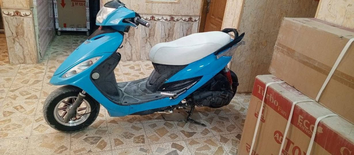 كامكو للبيع بيها مكينه فراشه دراجه كلشي شغال بيها سعرها ب350مكان نجف شراي يتصل***********

