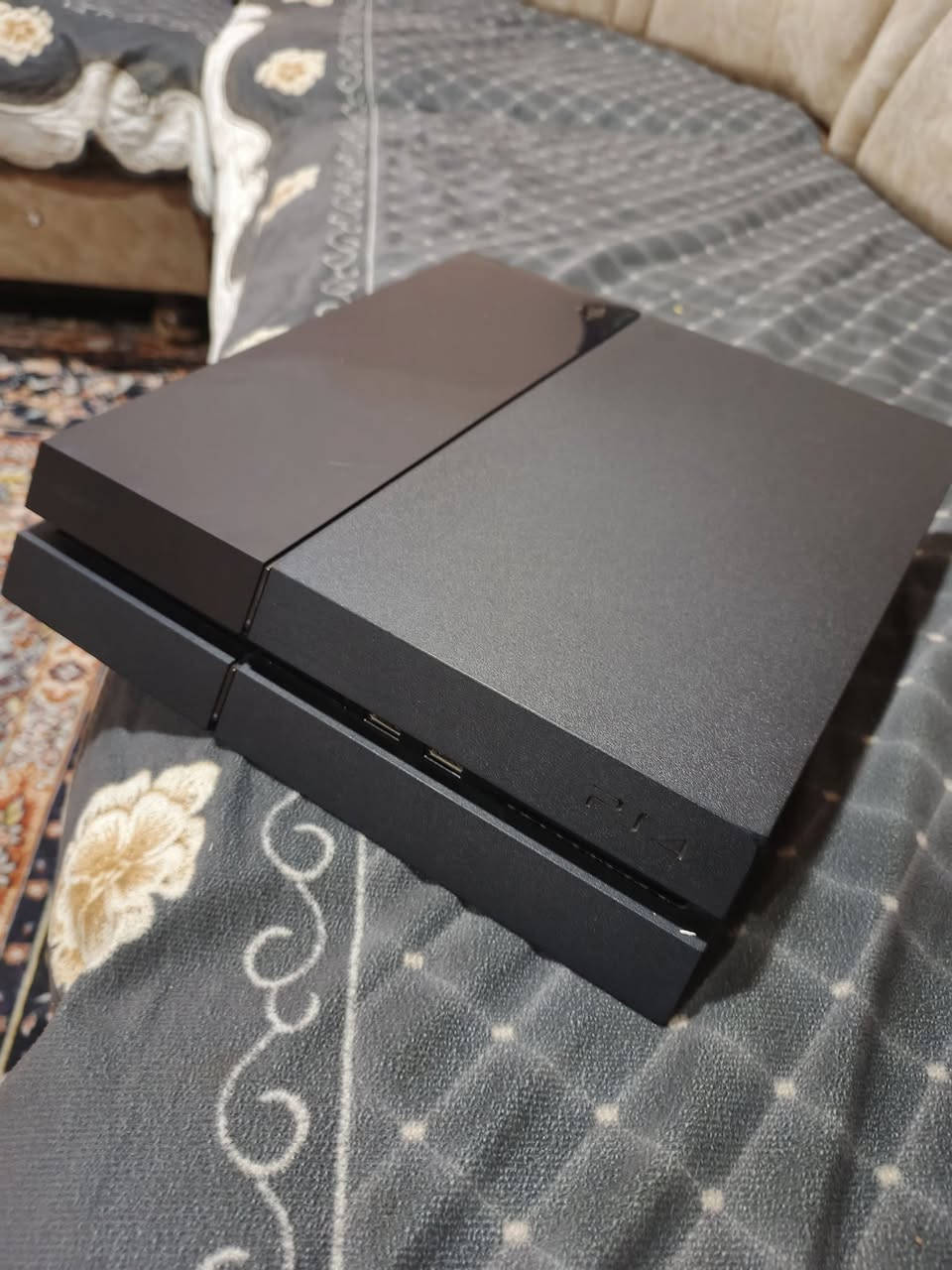 بلي فور فات للبيع مهكر جهاز نضيف شرط ما واصل مصلح نضام 9 من داخل الجهاز كامل ملحقات مع يدات عدد 2 وحدا اصليه ذاكرة 512 العاب 
pes 2026
pes 2018
call of duty black ops 3
crash of the titans
GTA V 
Need for Speed Unbound
سعر 225 رقمي ***********/***********
