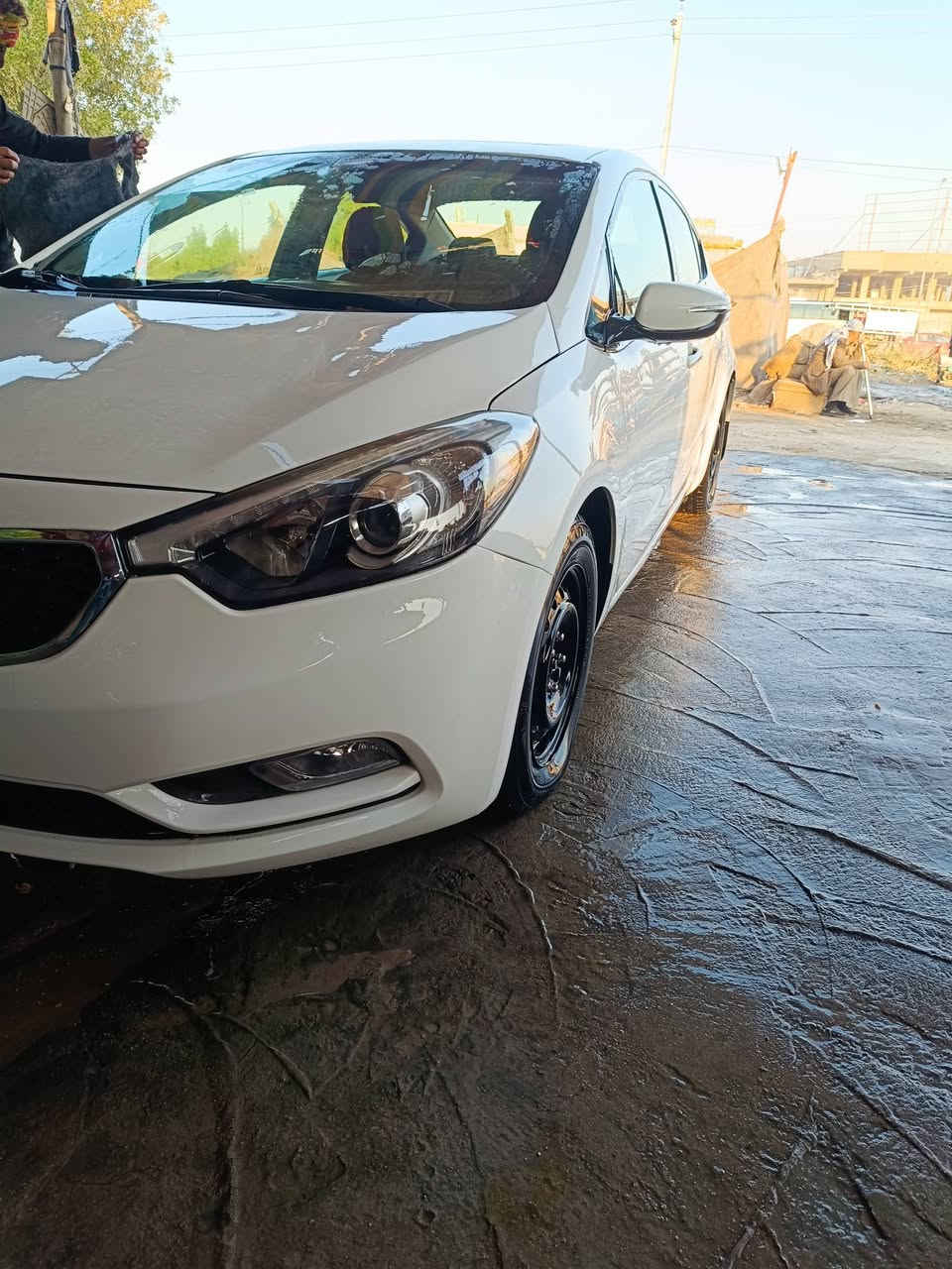 السلام عليكم كيا سيراتو موديل 2015لد أمامي وخلفي بيه 4قطع صبغ ومكانات بارد السعر105مكاني نجف غير متواجد عل فيس ***********
