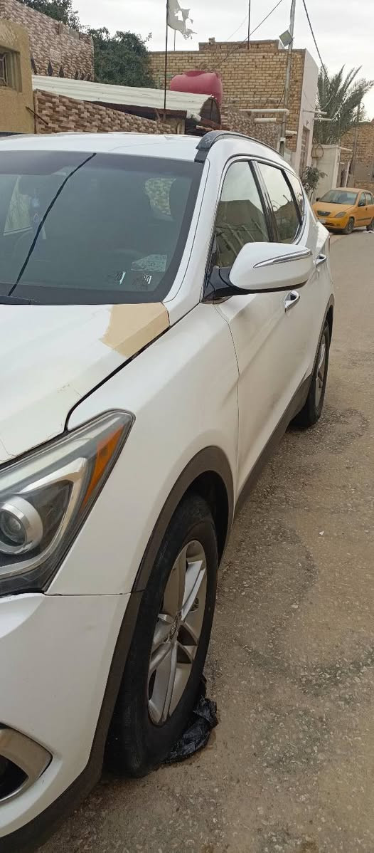 سيارة موديل 2018 فور ويل فول مواصفات عدى الفتحه  كير ومحرك كفاله وبيه اربع قطع
السعر ١٤٠ 
الاتصال ***********
