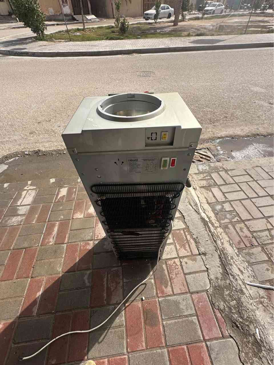 براد ماء ابو الدبه شركة نوال نظيف السعر50 الف 
*********** كربلاء, العراق
