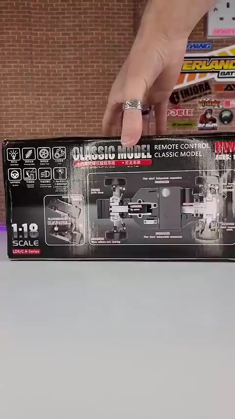 سيارة احترافية نوع Toyota درفت دفع خلفي  مزودة بجايروسكوب .. للتوازن + مع فتح واغلاق انارة اللايت الامامي الحجم 1/18
نقص شاحنة فقط


**إذا كنت صاحب هذا الإعلان وتريد حذفه لأي سبب، رجاءا أرسل رسالة إلى الدعم الفني**