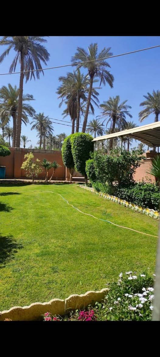 🏡 دار للبيع في الراشدية – موقع مميز جداً
📍 الراشدية – حي الربيع – شارع المركز الصحي
📄 طابو سكني صرف
📐 المساحة: 600 م²
🏗️ البناء: 262.5 م²
✨ تفاصيل البيت:
🔹 حديقة واسعة + كراج
🔹 غرفتين نوم (أرضي) + صالة + هول واسع + مطبخ + خدمات
🔹 الطابق الثاني: 3 غرف نوم + خدمات
💡 منزل مناسب جداً للعوائل – مساحة وراحة وموقع ممتاز
📞 للتواصل واتساب: ***********
