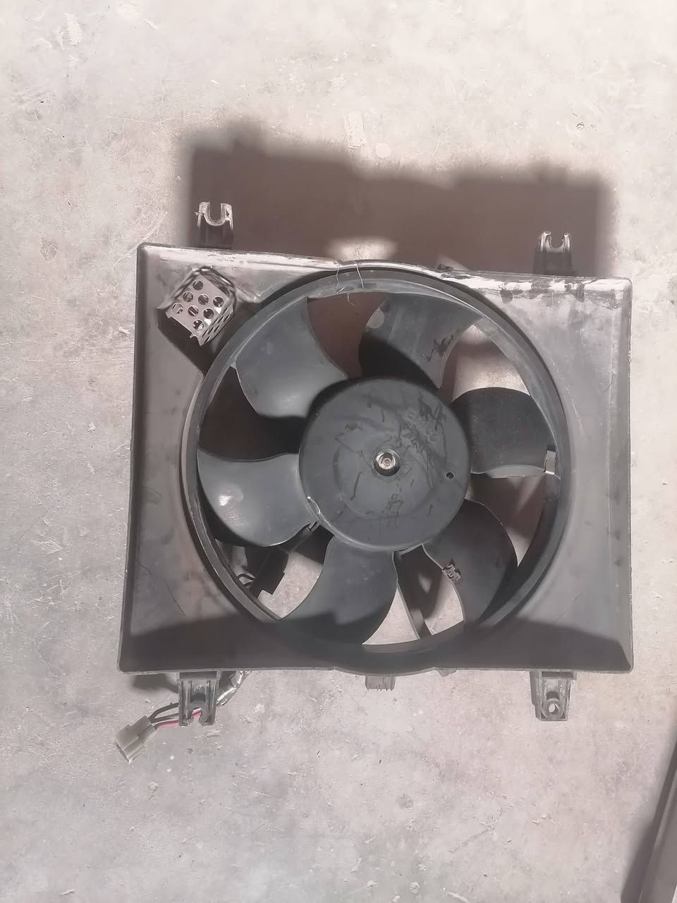 السلام عليكم غراض طيبه للبيع نضيفات الي يريدهن يدلل مكاني زعفرانيه ***********
