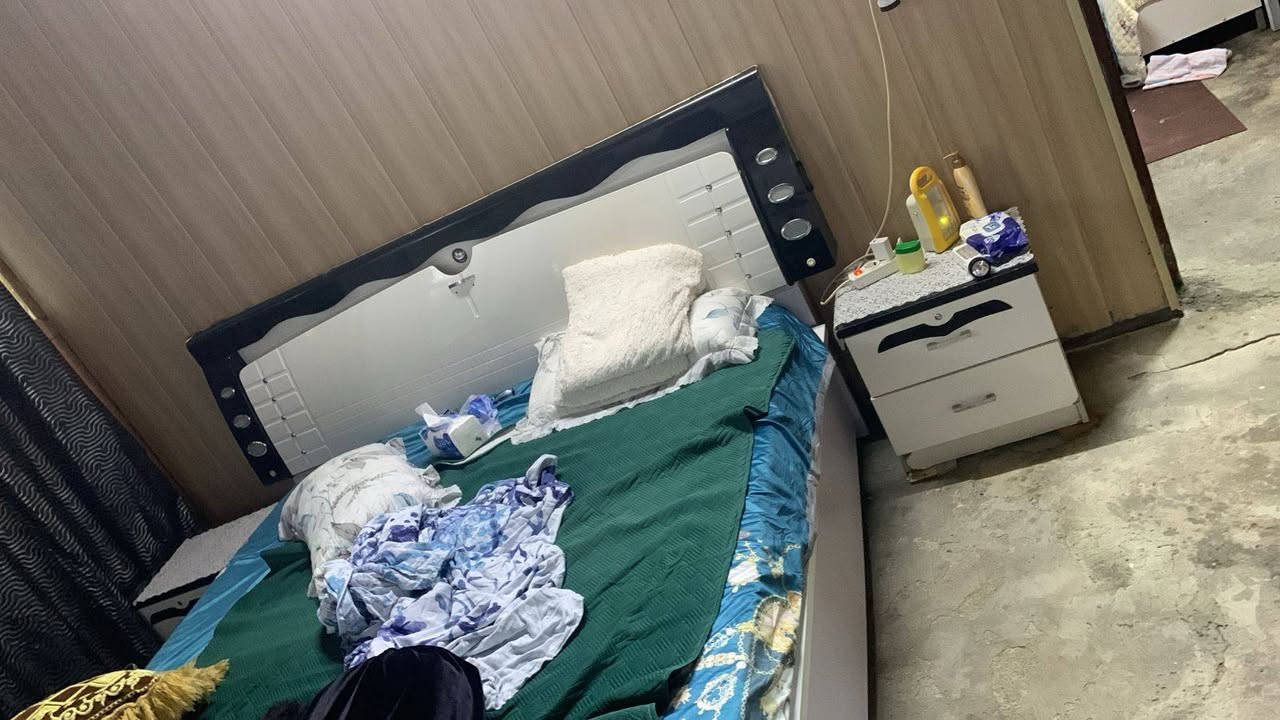 كاونتر 3متر تلت قطع سعر 650وبي مجال
غرفت نوم 7قطع نضيف سعر450بي مجال 

تخم قنفات ديوان سعر 300بي مجال خابر رقم ***********

