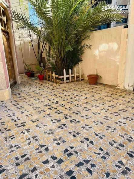 يعلن مكتب المرتضى للعقارات عن توفر
بيت للبيع ، في كوت الحجاج ، خلف مطبعة البهاء ، موقع جدا ممتاز 
طابقين ، بناء 2009
المساحة / 250 متر
الواجهة / 12.5 متر
النزال / 20 متر
يحتوي على / 4 غرف غرفتان في الطابق الارضي وغرفتان في الطابق الثاني وصالة واستقبال ومطبخ وكراج وحديقة وصحيات
سعر البيت / 650 مليون

توجد لدينا عروض اخرى
للأستفسار الاتصال على الارقام التالية
قسم البيع / *********** - ***********
قسم الايجارات / ***********
نستقبل كافة العروض والاعلانات نشرها وترويجها مجانا
عنوان المكتب / الجنينة / شارع جامع الكرناوي / مقابل فتافيت سنتر
