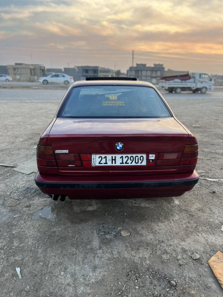 السلام عليكم BMWi مسكر عدل موديل 91 سنويه جديد رقم سليمانيه جديد سعر 55 المكان واسط الشرايً يتصل لان خاص مغلق***********
