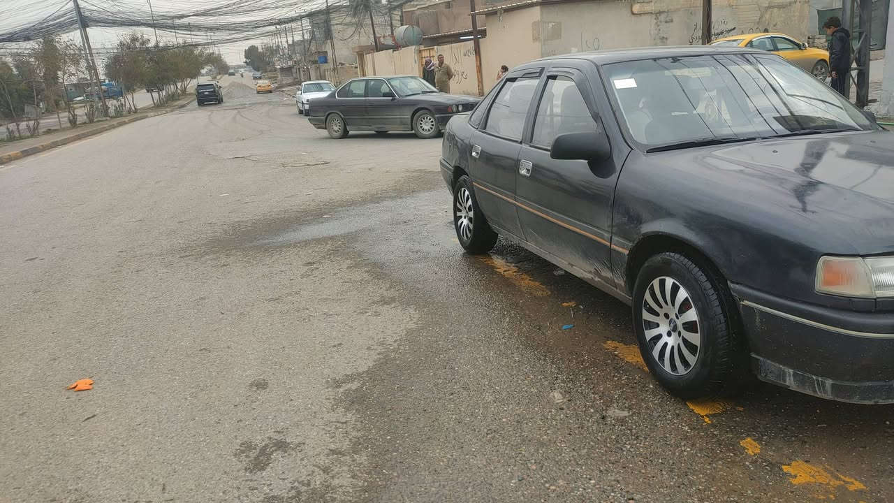 السلام عليكم فكترا موديل 92/حجم 16،سنويتها ل 2030/ هزه ورقم جدد شرط التحويل ول وكالة من الشرعي كابون بانزين موجود كير مكينة شرط مكينة مال گصة طخم تواير جديد طخم ورا وگدام مفتوحات كهربائياتها كلها شغاله سيارة مطوزه جميلة شرط بلا ضرر العنوان جانب الايمن /***********
