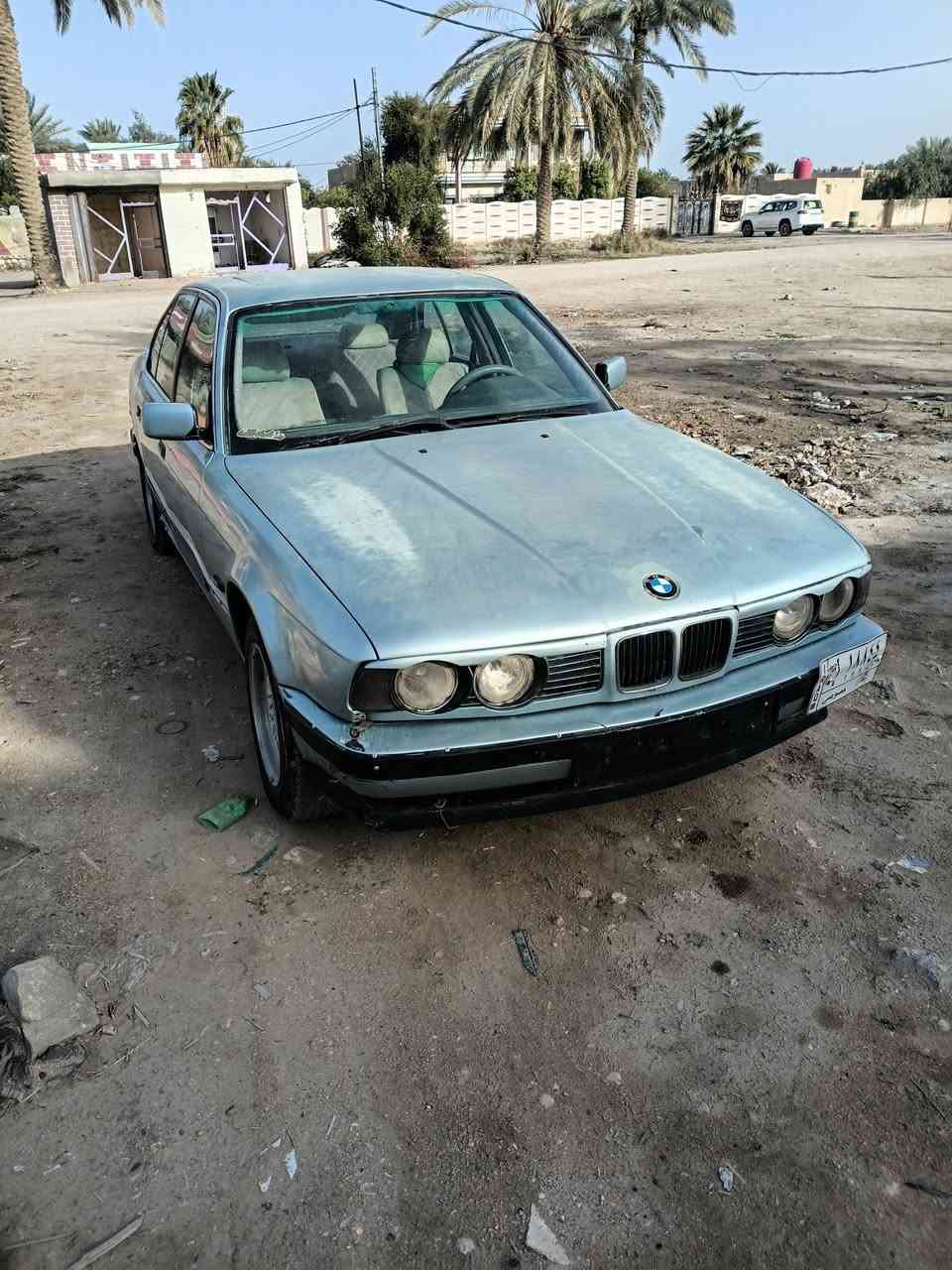 من رخصة الادمن
بي ام دبليوا ٥٢٠
رقم بغداد بأسمي
السعر ٣٠ وبيها مجال 

***********
