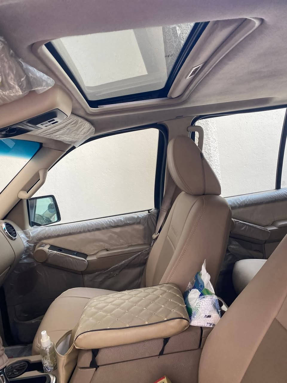 فورد اكسبلور 2010 بدون صبغ بدون حادث وارد خليجي سبعة راكب محرك سته سلندر فول مواصفات تشمل فتحه سقف طكتين وكشنات جلد مغلفه جلد والارضيات مغلفه جلد ايضا
وكرسي السائق كهربائي وتبريد 3قطع مع مواصفات اخرى السياره باسمي عنوان بغداد السعر 126رقم الهاتف ***********   ***********
