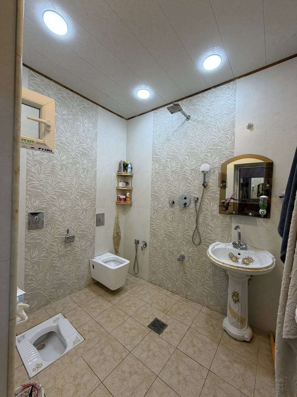 دزي هذا المنشور الرجلج وكليله اخذلي هذا البيت وهنا راح تعرفين يحبج لولا 🌝

للبيع بيت بكربلاء 200 متر مع الاثاث العنوان حي نصر جهة صحفين طابقين 5 غرف نوم 
***********
