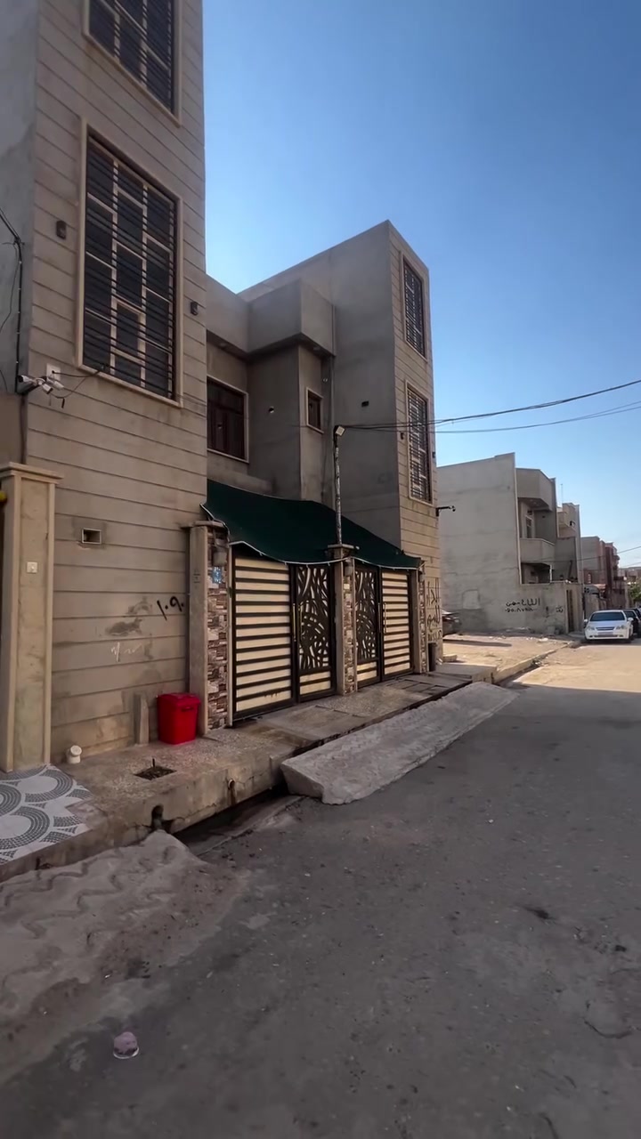 تصوير داخل البيت بالتعليقات

بيتين توم للبيع  في الموصل حي السماح مساحة كل بيت 
100متر
واجه 5
بناء حديث 
سند ملك صرف
ثلاث غرف وصالة

تابع الصفحة  تصلك كل العروض 

اكتب تم يصلك السعر بالتعليقات

للاستفسار اتصل على الارقام
***********
***********
عندك بيت او ارض  للبيع ارسل التفاصيل على الصفحة
