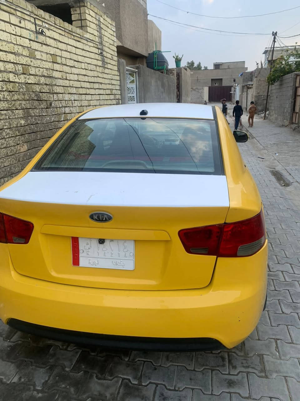 السلام عليكم فورتي موديل 2013 سيارة مكينة كايمة مصبوغة عام اثر شخوط حالين سيارة شغالة تبريد شغال صدرها نص عمر سيارة بسمي سنوية ساقطة بسنة 2025 مكاني حي اور تفاصيل سيارة اتصل *********** سعر 75 بيها مجال شي قليل
