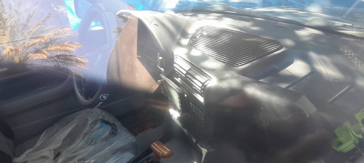 بي ام ١٩٩٣ سلفر 535
سياره حلوه مصبوغه جماليه بدون خياس او ضربه مجرد جرد اللون  وانصبغت
داخلها حلو مكينه وكير مكفولات تخم تاير باتري جديد حداديه نص عمر   كهربائيات فول 
رقم نجف سنويه الى 2030
مشروع وطني 
سعرها ٤٥ وبيها مجال للشراي 
العنوان واسط العزيزيه 
***********
