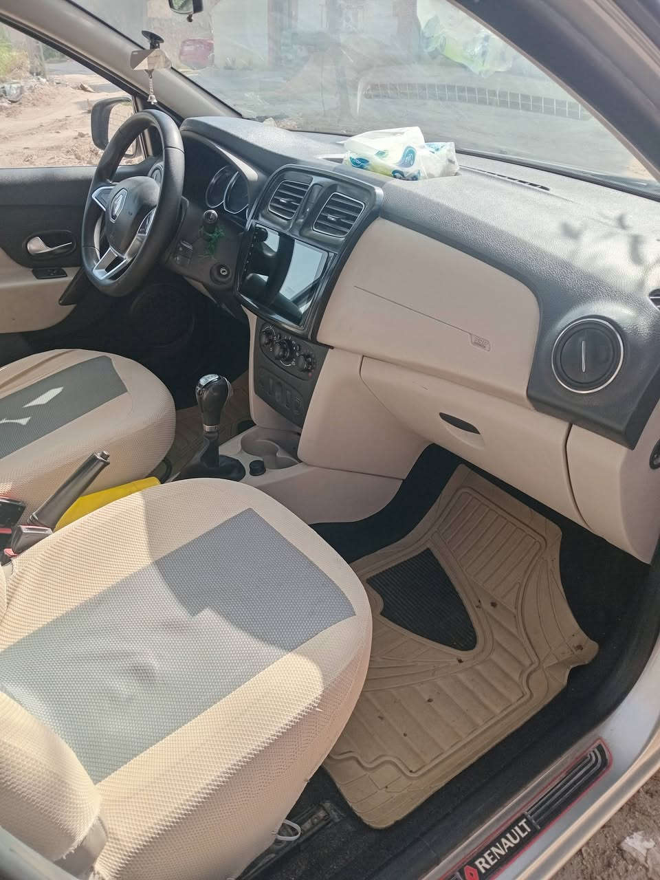 رينو سمبل موديل 20 حره
رقم بابل سياره بس جاملق بيه بارد 
مكان سياره كربلاء الحر السعر 85
***********
