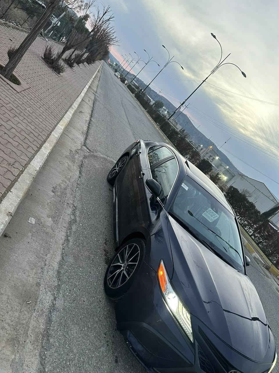 ئه د مين
كامري 2021دووبه ي ساخ ساخ 
فول فول قه پات 
3پارچه ي بؤياخه  گيرو مه كينه به شه رت 
30هه زار رؤيشتوه  كوشن هيته ر جلد ته بريد سارد و گه رم  ده عام ليدراو نييه 
سعري 95مه جالي برايانه
***********
***********
شوين چمچه مال
