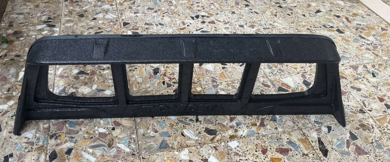 السلام عليكم .. كماليات تويوتا هايلوكس حديث مستعملة  .. درع بوري اسود ١٠٠ الف /  عگال بدي صيني اسود ٧٥ الف / أرضيات لون ماروني ٤٠  الف / مطريات اصلية ٢٥ الف / للتواصل الاتصال *********** / المكان بغداد  الگريعات
