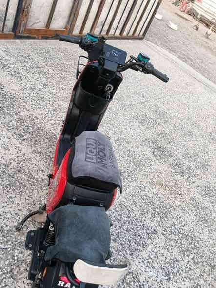 سلام عليكم 
دراجه شحن نوع 009 دراجة نضيفة 
بطاريات 4 بطاريات نضيفات  
ملف 1200 كفرات دراجة نضيفات جدأ السعر 600وبيهة مجال 
ابريك امامي خلفي هادروليك
لايت عالي ناصي دبل إشارة 
دبابات امامي دهن خلفي غاز
الرقم*********** موجود مراسلة
