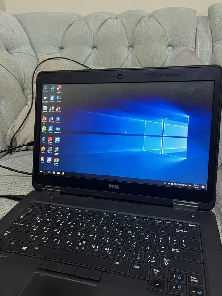 لابتوب DELL الجيل الرابع الناضفه مثل ماموضح كدامكم وندز ١٠ يفيد للقرائه التصفح العاب بسيطه قيم بما يرضي الله وبالعافيه رقم التلفون ***********واتساب متواجد ناصريه مركز
