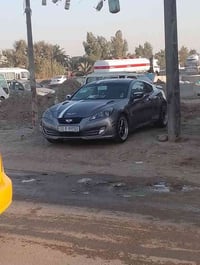 للبيع هونداي جنيسز كوبيه 2012 رقم بغداد انكليزي مميز بالسمي وهزه جديده...