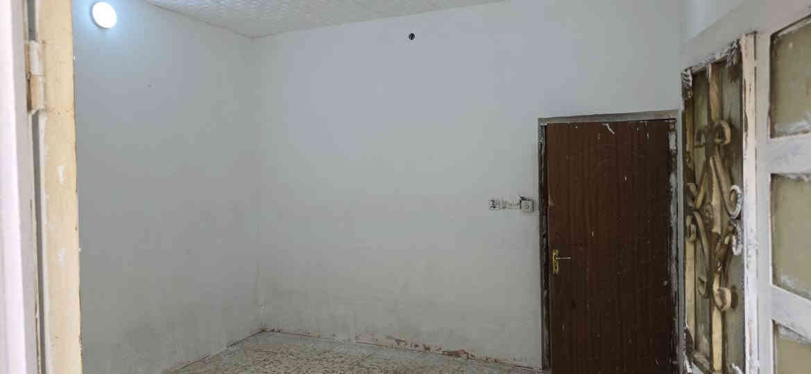 السلام عليكم دار للبيع كربلاء
دار للبيع المساحه 100م البيت مصبوغ جديد ونضيف
بي غرفه جوه وغرف فوك البيت طابق ونص
صاله ومطبخ واستقبال وصحيات داخليه وخارجيه 
السنك والكاونتر  والملحق ويا البيت ينباع
البيت للزوار يعني اكثريته البيوت فقط للزوار المنطقة هادئه البيت قريب على شارع الزوار 
العنوان كربلاء قنطرة السلام مقابيل مجمع الوارث للعتبه 
التفاصيل اكثر الاتصال على الرقم ***********
السعر 95 وبي مجال
